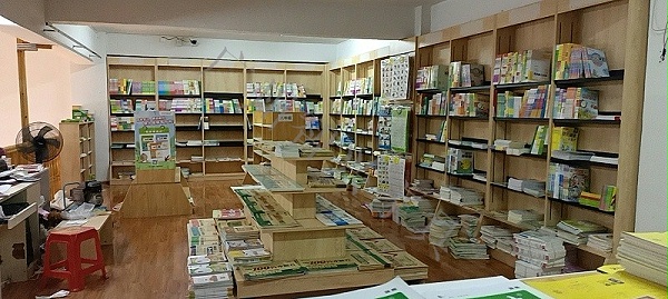 书店展示架定制案例：清远正佳广场 -广州智兴家具